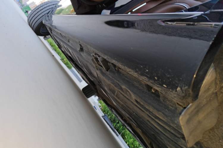 Used Mercedes-Benz E-Class 2019 E 300 L Stylish Model Left Side Sill