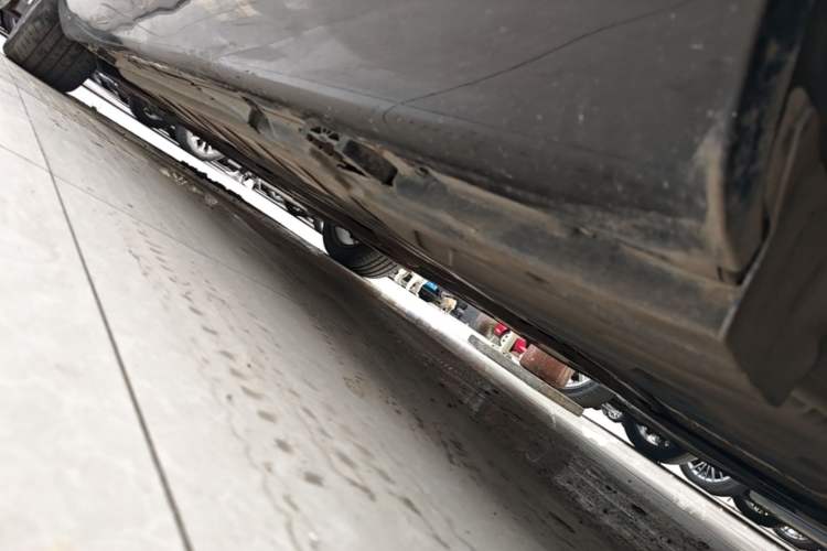Used Mercedes-Benz E-Class 2019 E 200 L Left Side Sill
