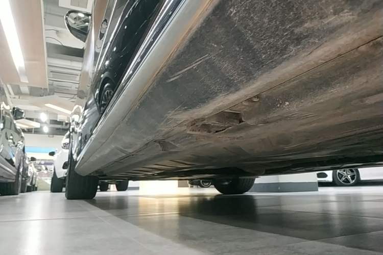 Used Mercedes-Benz E-Class 2019 E 260 L Sport Edition Left Side Sill