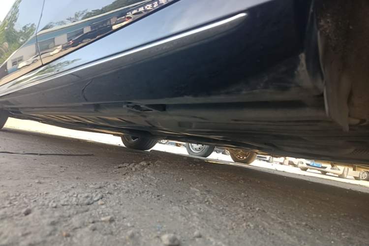 Used Mercedes-Benz E-Class 2019 E 260 L Sport 4MATIC Left Side Sill