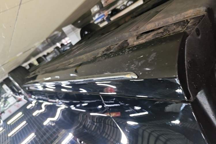 Used Mercedes-Benz E-Class 2019 E 260 L Sport Edition Left Side Sill