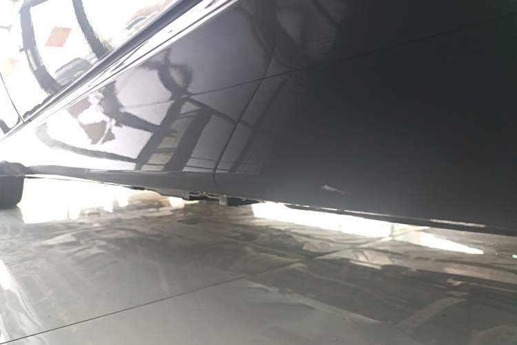 Used Mercedes-Benz E-Class 2019 Restyled E 300 L Luxury Edition Left Side Sill