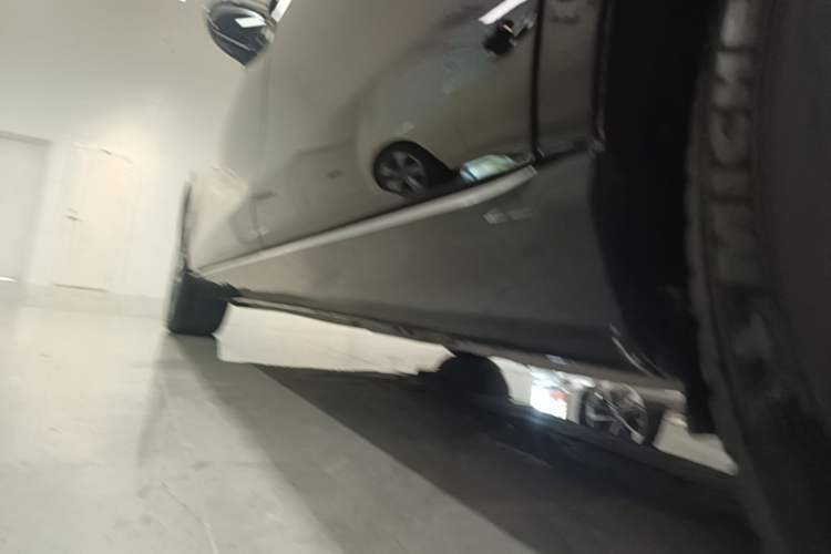 Used Mercedes-Benz E-Class 2019 E 200 L Left Side Sill