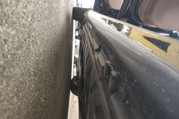 Used Mercedes-Benz E-Class 2019 E 200 L Left Side Sill