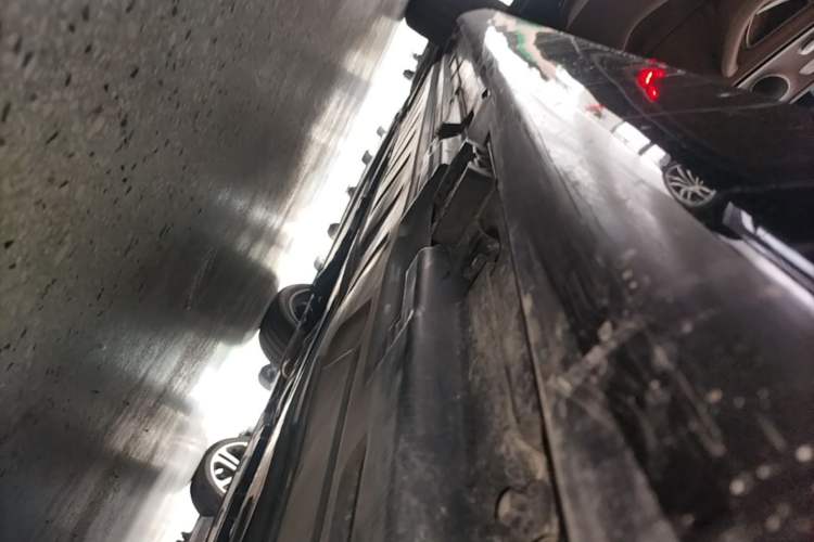 Used Mercedes-Benz E-Class 2019 E 260 L 4MATIC Left Side Sill