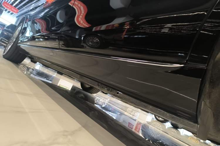Used Mercedes-Benz E-Class 2019 Facelifted E 300 L Stylish Version Left Side Sill
