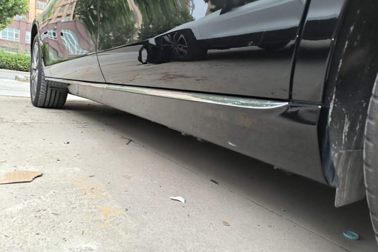 Used Mercedes-Benz E-Class 2019 Restyled E 300 L Luxury Edition Left Side Sill