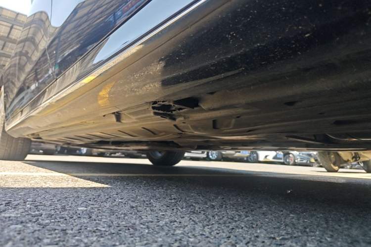 Used Mercedes-Benz E-Class 2019 Restyled E 300 L Sport Luxury Edition Left Side Sill