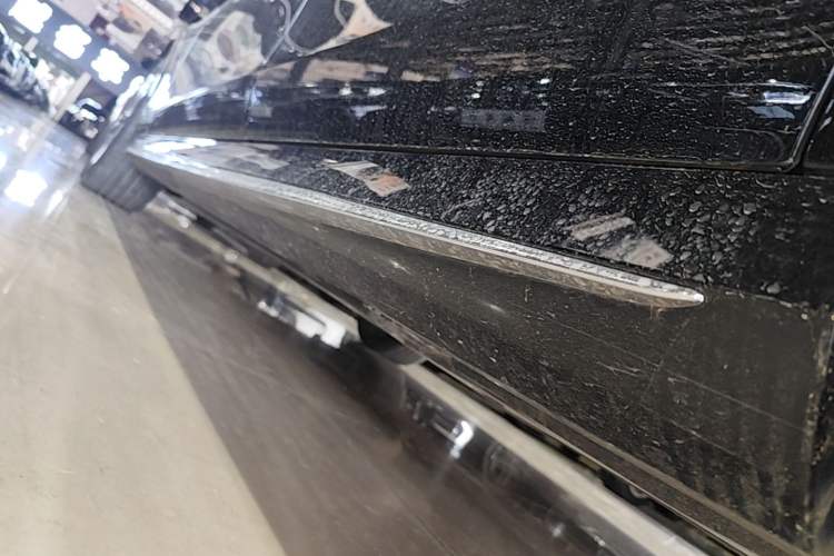 Used Mercedes-Benz E-Class 2019 E 200 L Sport Edition Left Side Sill
