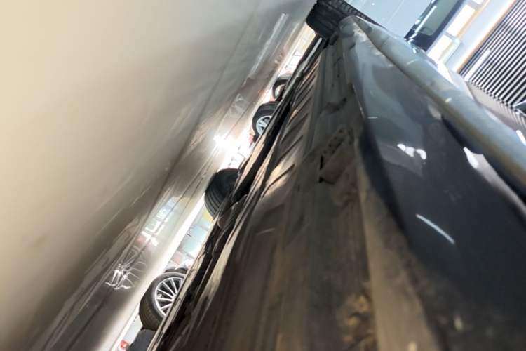 Used Mercedes-Benz E-Class 2019 E 200 L Sport Edition Left Side Sill