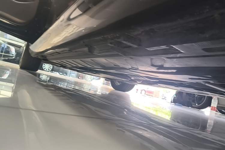Used Mercedes-Benz E-Class 2019 E 200 L Left Side Sill