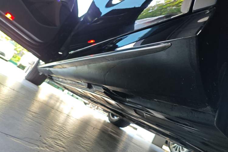 Used Mercedes-Benz E-Class 2019 Restyled E 300 L Sport Luxury Edition Left Side Sill