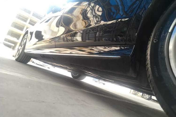 Used Mercedes-Benz E-Class 2019 Restyled E 300 L Sport Luxury Edition Left Side Sill