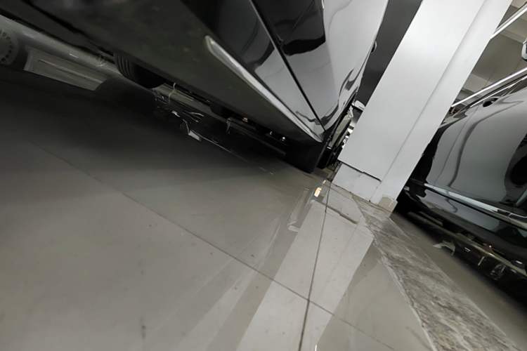 Used Mercedes-Benz E-Class 2019 Restyled E 300 L Sporty and Stylish Edition Left Side Sill
