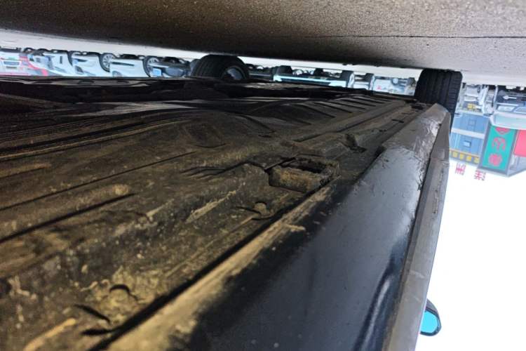 Used Mercedes-Benz E-Class 2019 E 260 L Sport Edition Left Side Sill