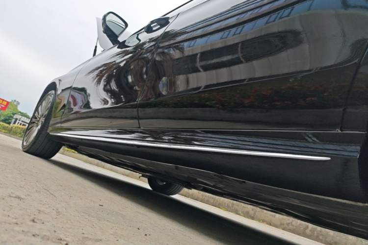 Used Mercedes-Benz E-Class 2019 Restyled E 300 L Sport Luxury Edition Left Side Sill