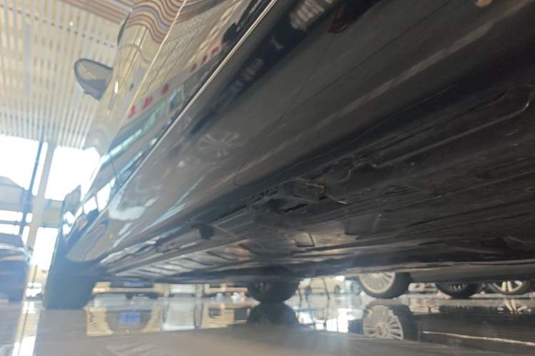 Used Mercedes-Benz E-Class 2019 E 300 L Stylish Model Left Side Sill