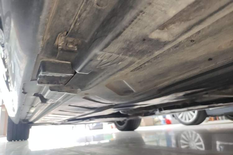 Used Mercedes-Benz E-Class 2019 E 260 L Left Side Sill