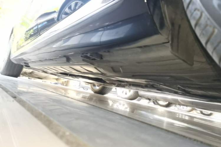Used Mercedes-Benz E-Class 2019 E 200 L Sport Edition Left Side Sill
