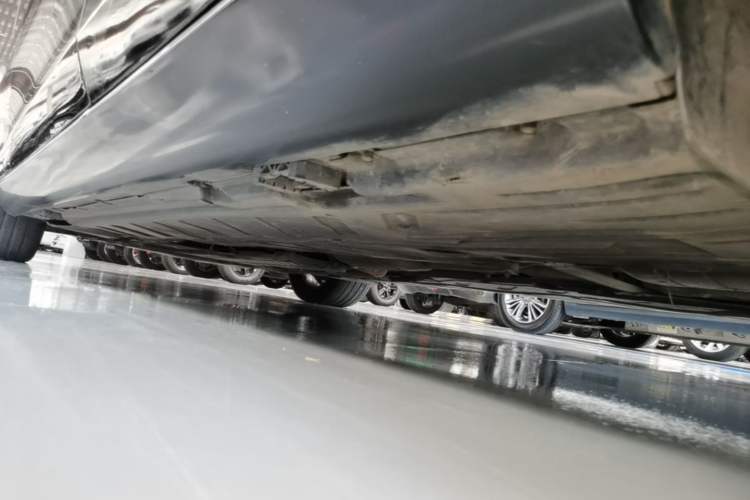 Used Mercedes-Benz E-Class 2019 E 300 L Stylish Model Left Side Sill