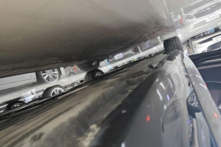 Used Mercedes-Benz E-Class 2019 E 200 L Sport 4MATIC Left Side Sill