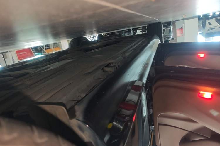 Used Mercedes-Benz E-Class 2019 E 300 L Luxury Model Left Side Sill