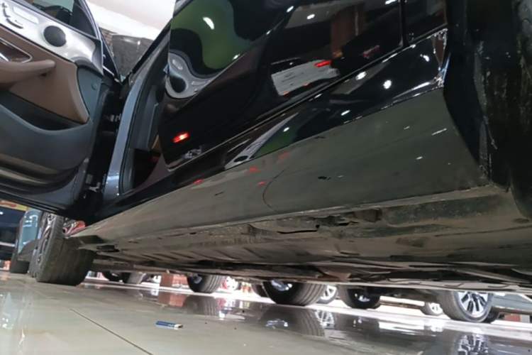 Used Mercedes-Benz E-Class 2019 E 260 Sport Edition Left Side Sill