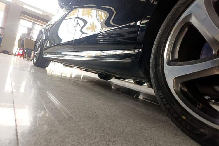 Used Mercedes-Benz E-Class 2019 Restyled E 300 L Sporty and Stylish Edition Left Side Sill
