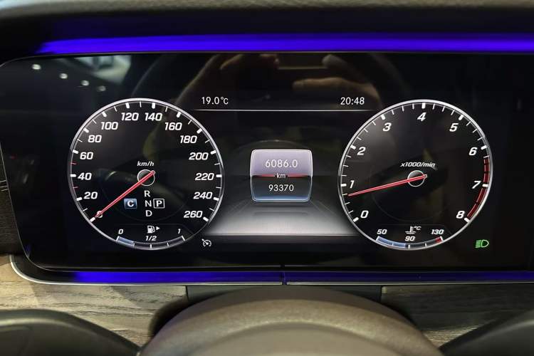 Used Mercedes-Benz E-Class 2019 E 300 L Luxury Model Odometer Close Up