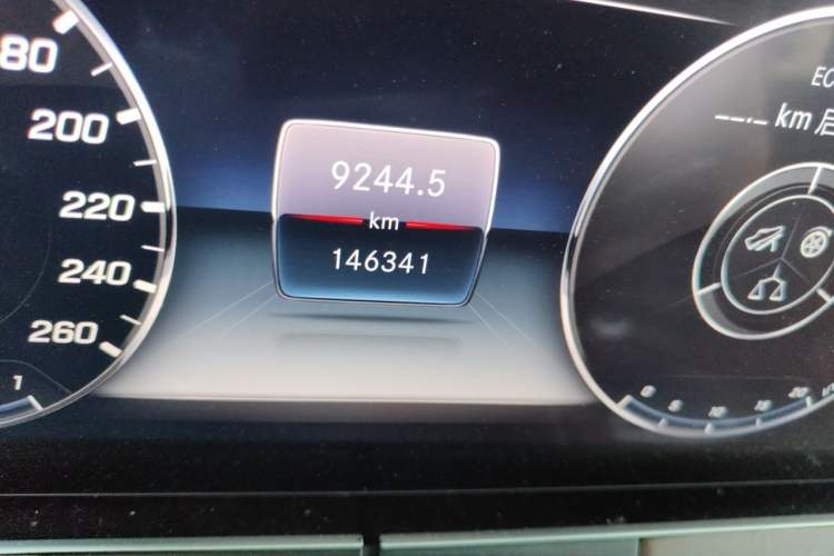 Used Mercedes-Benz E-Class 2019 Facelifted E 300 L Stylish Version Odometer Close Up