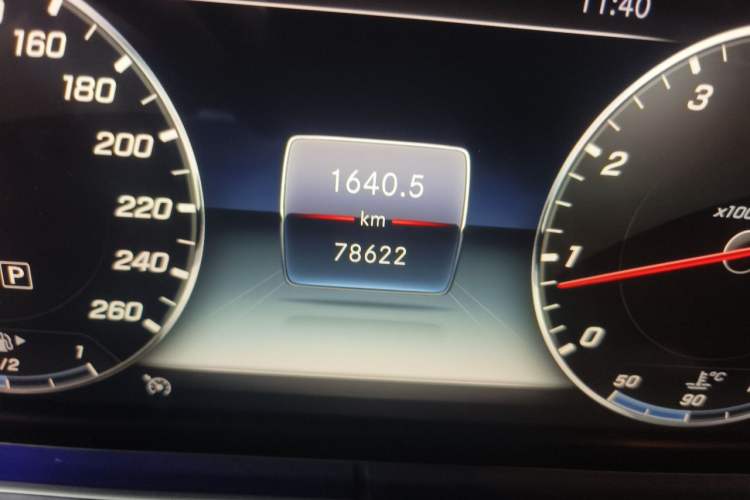 Used Mercedes-Benz E-Class 2019 E 200 L Sport Edition Odometer Close Up