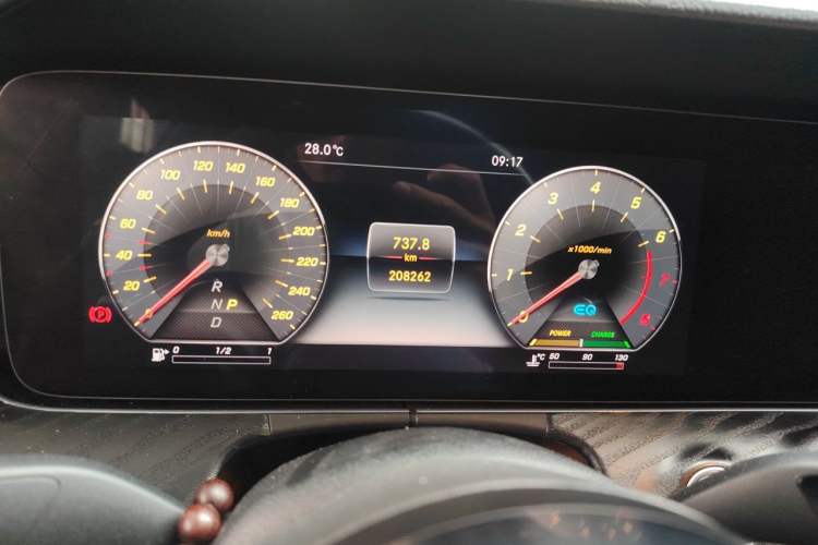 Used Mercedes-Benz E-Class 2019 E 260 L Sport Edition Odometer Close Up