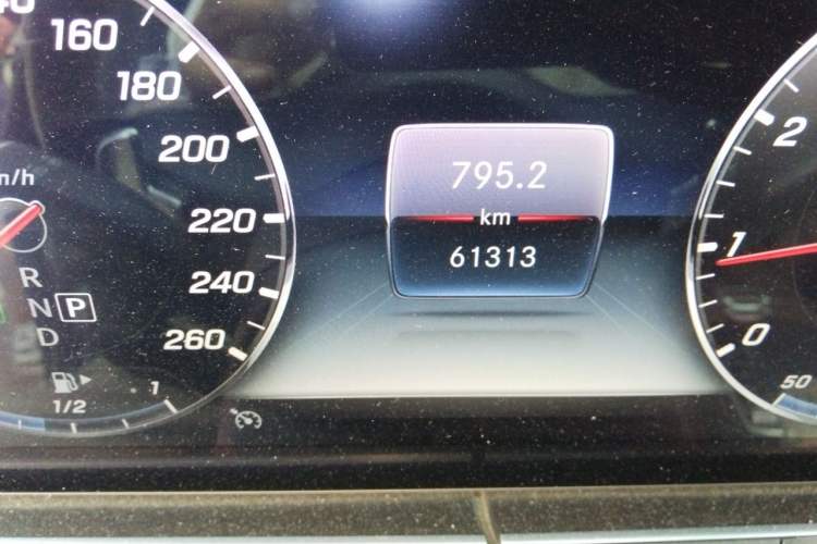 Used Mercedes-Benz E-Class 2019 Restyled E 300 L Sport Luxury Edition Odometer Close Up