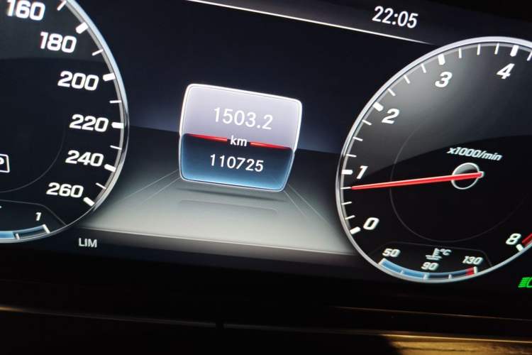 Used Mercedes-Benz E-Class 2019 Restyled E 300 L Sport Luxury Edition Odometer Close Up