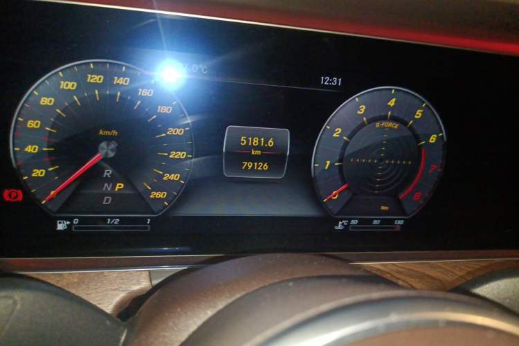 Used Mercedes-Benz E-Class 2019 Restyled E 300 L Luxury Edition Odometer Close Up