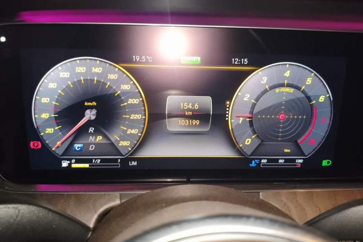 Used Mercedes-Benz E-Class 2019 E 260 L Odometer Close Up