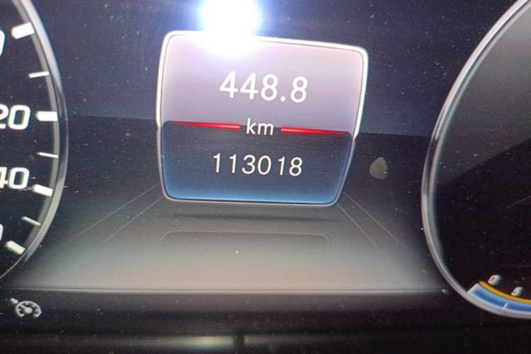 Used Mercedes-Benz E-Class 2019 Restyled E 300 L Luxury Edition Odometer Close Up