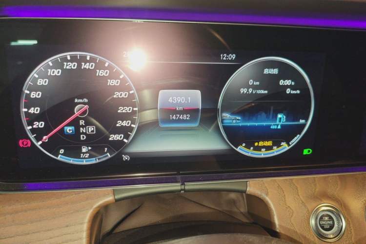 Used Mercedes-Benz E-Class 2019 Restyled E 300 L Luxury Edition Odometer Close Up