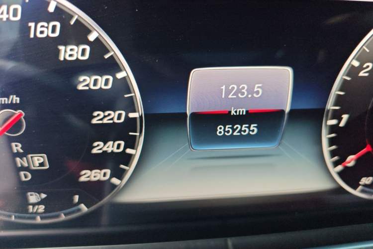 Used Mercedes-Benz E-Class 2019 Restyled E 300 L Sporty and Stylish Edition Odometer Close Up