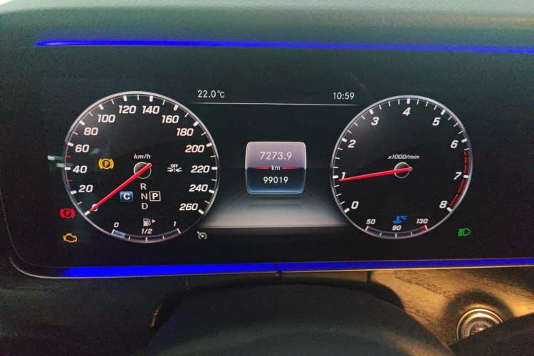 Used Mercedes-Benz E-Class 2019 E 200 L Sport Edition Odometer Close Up