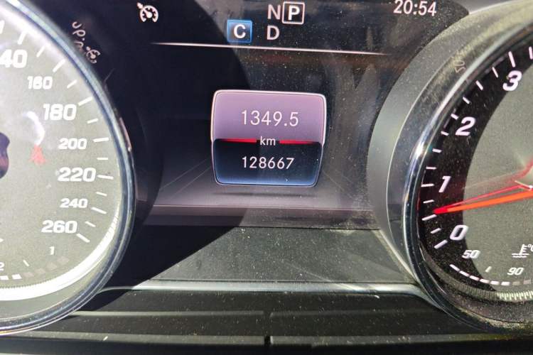 Used Mercedes-Benz E-Class 2019 E 200 Sport Edition Odometer Close Up