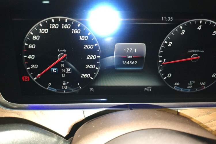 Used Mercedes-Benz E-Class 2019 Facelifted E 300 L Stylish Version Odometer Close Up