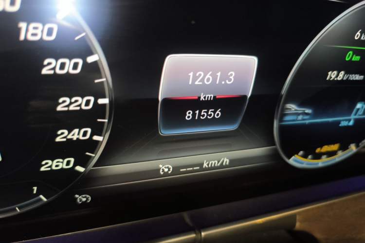 Used Mercedes-Benz E-Class 2019 E 260 L 4MATIC Odometer Close Up