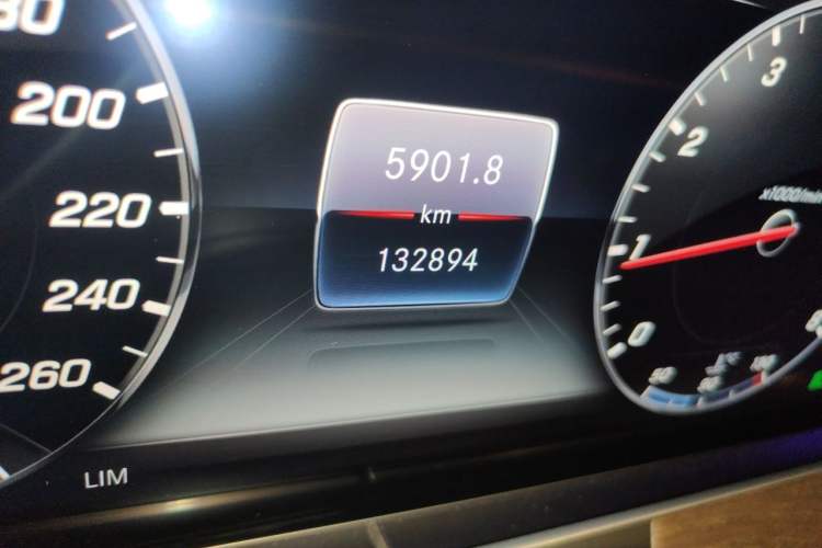 Used Mercedes-Benz E-Class 2019 Facelifted E 300 L Stylish Version Odometer Close Up