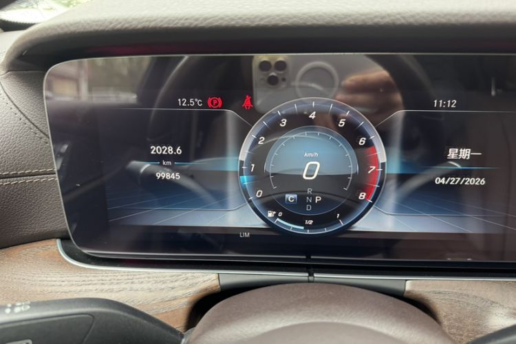 Used Mercedes-Benz E-Class 2019 Restyled E 300 L Luxury Edition Odometer Close Up