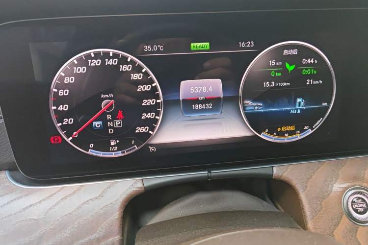Used Mercedes-Benz E-Class 2019 E 260 L Odometer Close Up