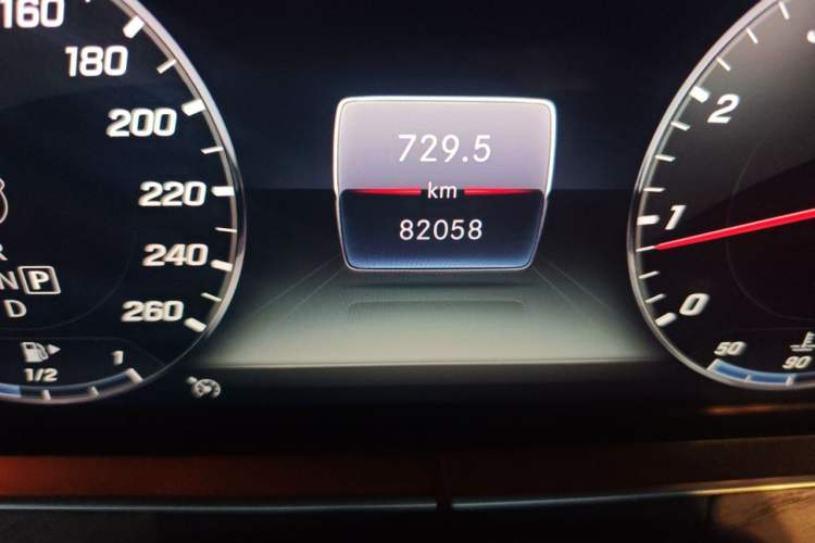Used Mercedes-Benz E-Class 2019 Restyled E 300 L Luxury Edition Odometer Close Up