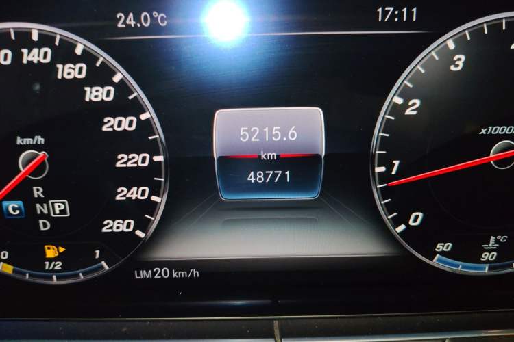 Used Mercedes-Benz E-Class 2019 Restyled E 300 L Sporty and Stylish Edition Odometer Close Up