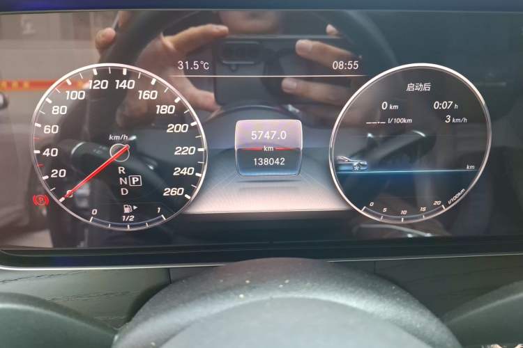 Used Mercedes-Benz E-Class 2019 Restyled E 300 L Sporty and Stylish Edition Odometer Close Up