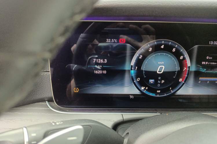 Used Mercedes-Benz E-Class 2019 E 300 L Sport Luxury Edition Odometer Close Up